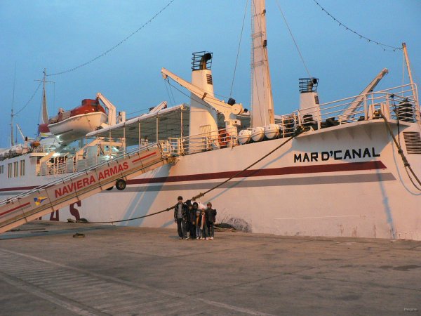 1- Devant le ferry a l'aube 